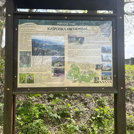 Se Slunnou Teraskou V Kasperkach *